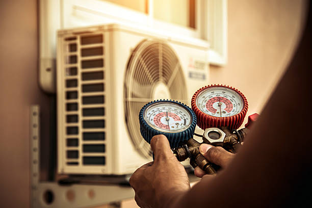 Professional Hvac technician working in Glenville, CT